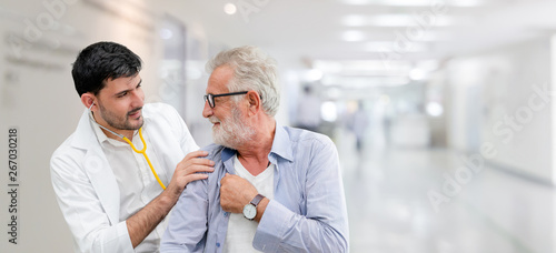 Принти на полотні Patient visits doctor at the hospital
