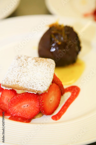 Wallpaper Mural dessert plate Torontodigital.ca