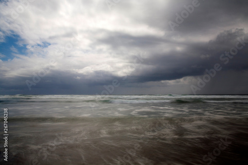 guleumgwa bada 7/5000 Clouds and seas © sangwon