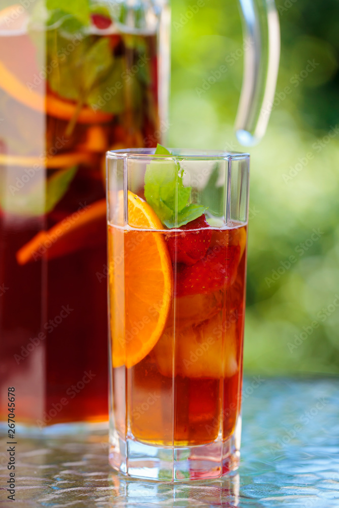 Fototapeta premium Traditional pimms and lemonade
