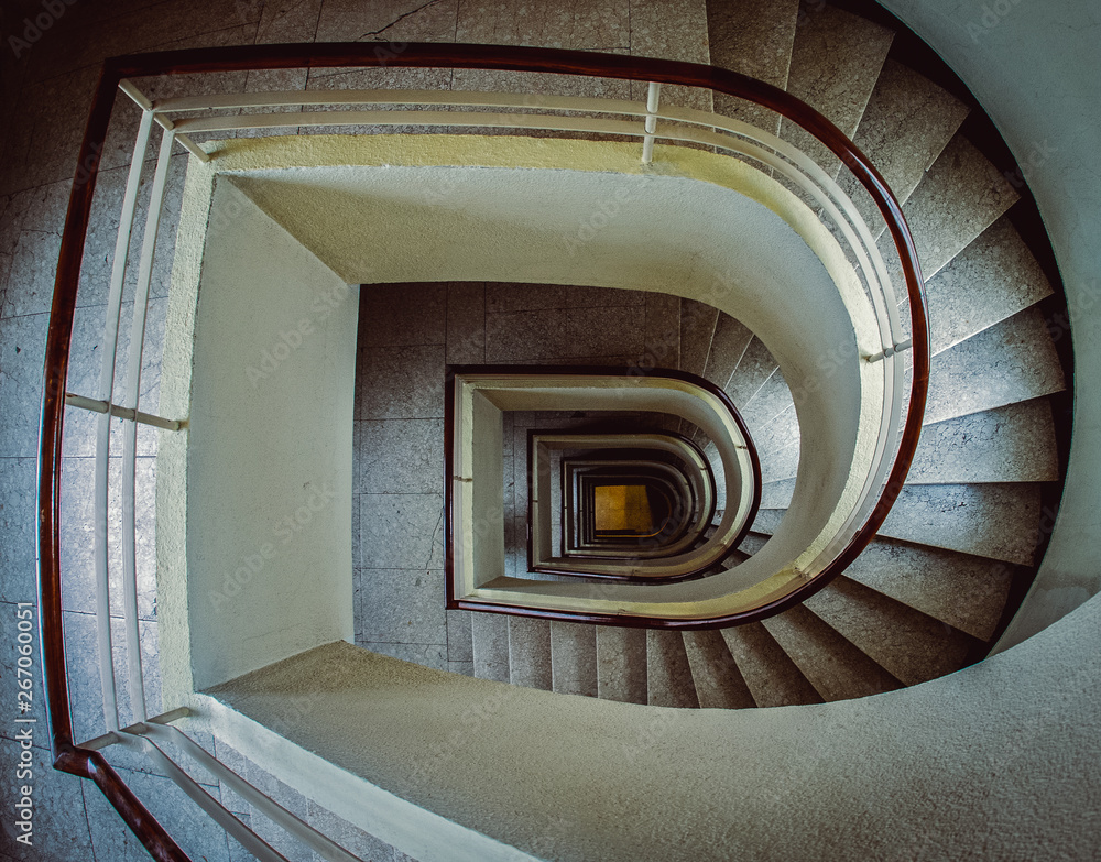 Fototapeta premium Escalera vintage en caracol