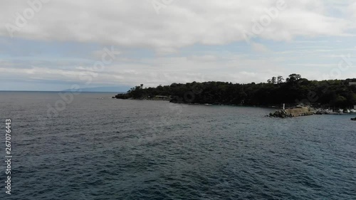 Wallpaper Mural 海と空・ドローン空撮 Torontodigital.ca