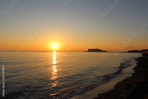 江ノ島と夕日