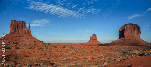 Buttes and Landscapes of Monument Valley © Stephen