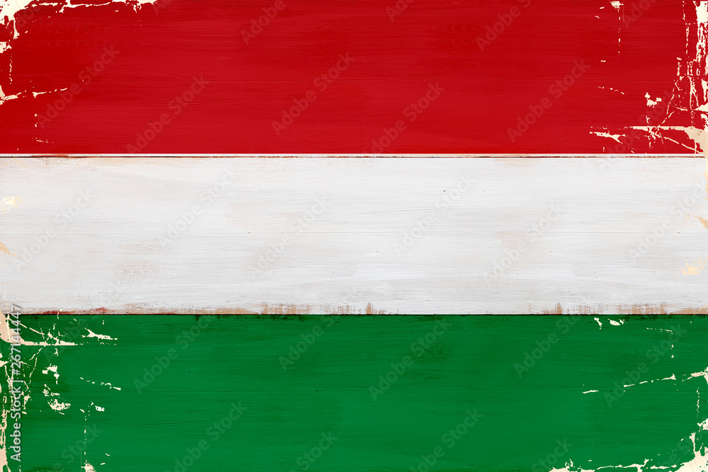Flaga Węgier malowana na starej desce.