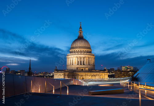 Fototapeta Naklejka Na Ścianę i Meble -  Europe, UK, england, London, st pauls dusk 2019