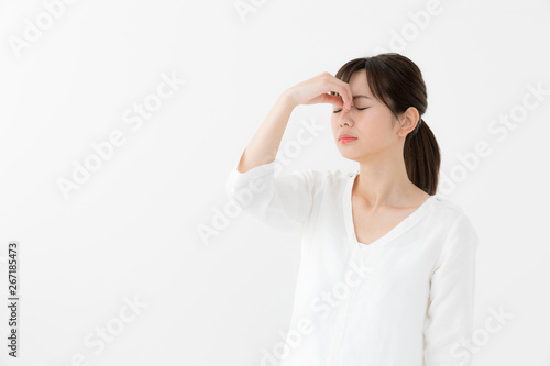 Wallpaper Mural 疲れ目　女性 Torontodigital.ca