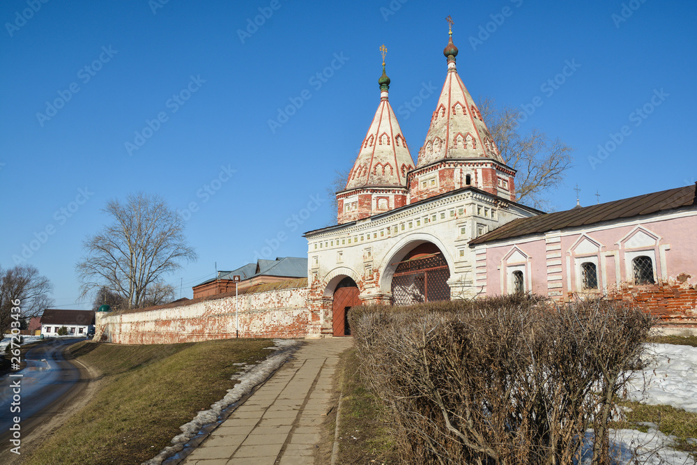 Holy Gates of the Rizopolozhensky monastery in Suzdal