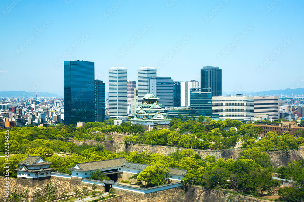 Fototapeta premium Maj 2019: Zamek Osaka i otaczające go miasto