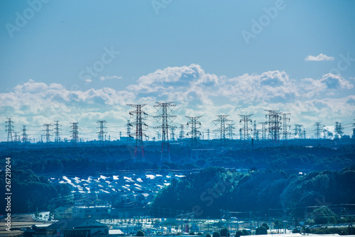 送電線　鉄塔の森