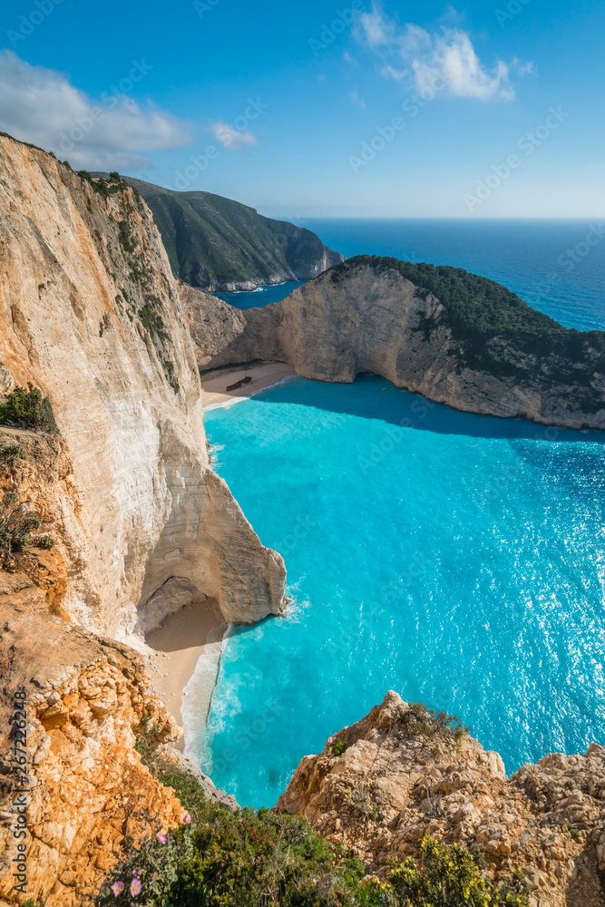 Fototapeta premium Stunning view of the cliffs in Shipwreck Cove