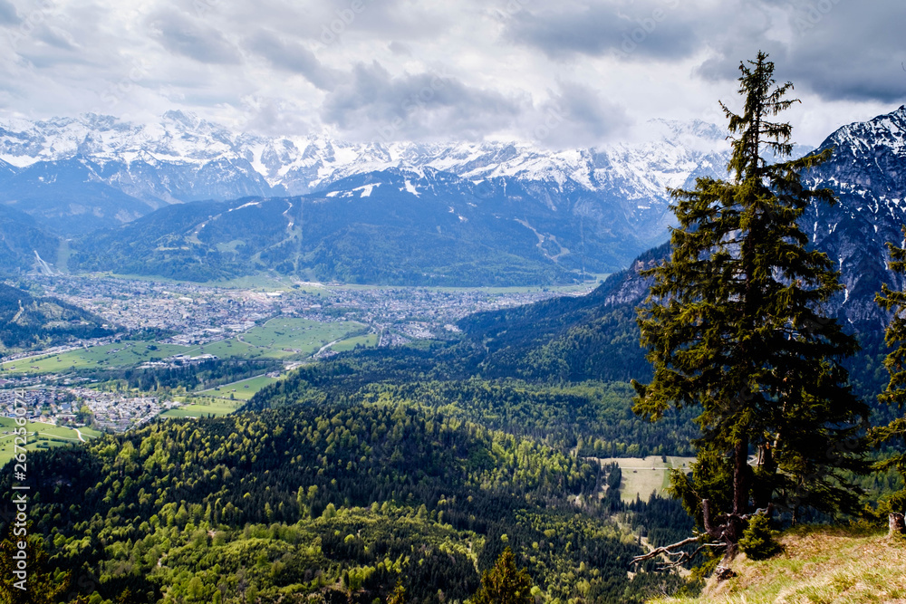 Obraz premium Panorama von Garmisch und Farchant