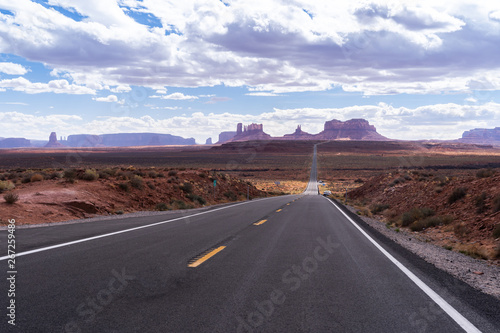 Monument Valley © vichie81