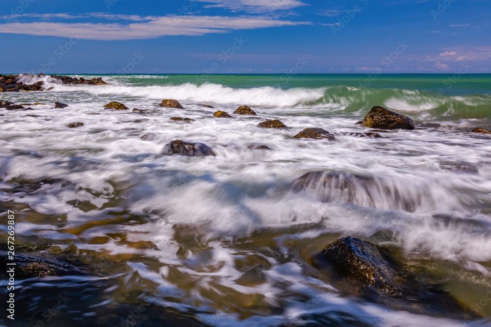 Fototapeta premium Blue sky and white waves at Koh Mak, Thailand