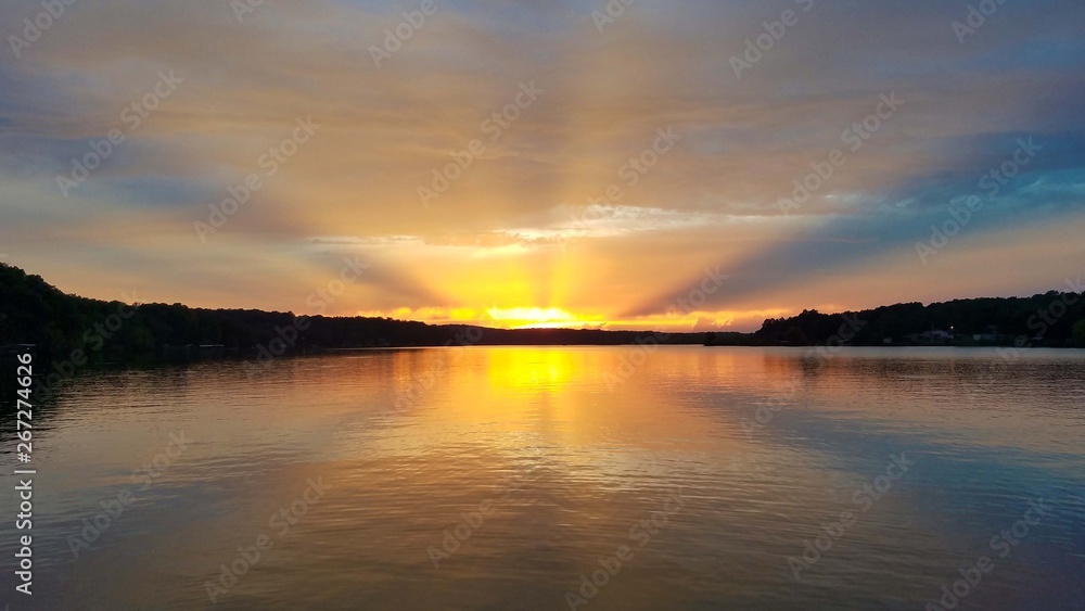 Fototapeta premium Sunset over lake of the Ozarks