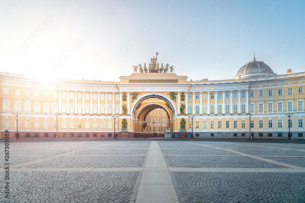 Palastplatz & Generalstabsgebäude in Sankt Petersburg, Russland