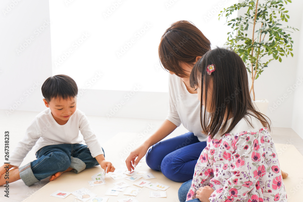 こども園・幼稚園・保育園・英語教室・習い事イメージ こども園・幼稚園・保育園・英語教室・習い事イメージ