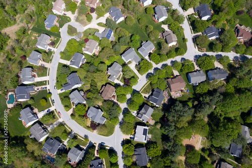 upper middle class american neighborhood with curving street in Maryland