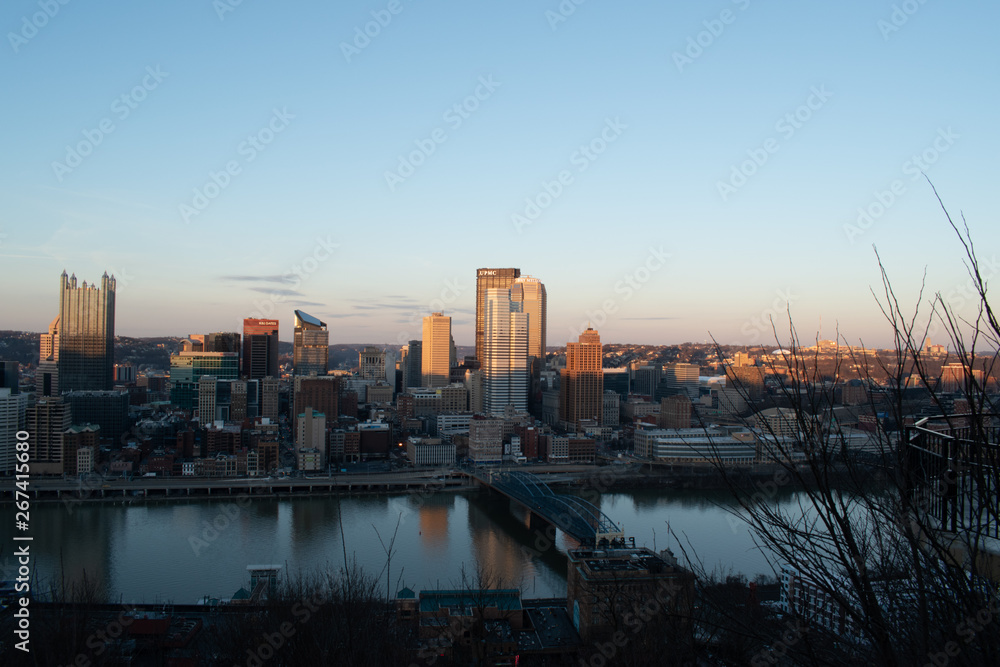 Naklejka premium Pittsburgh downtown view 