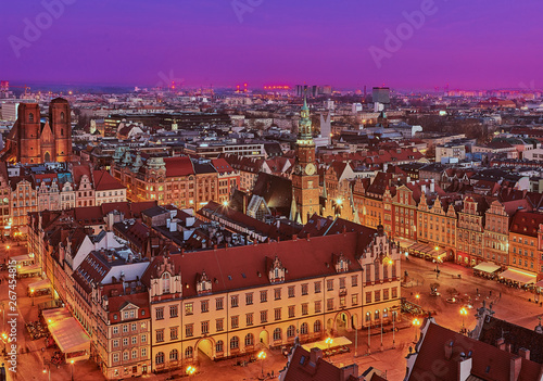 Obraz na płótnie Aerial view of the sunset of Stare Miasto with Market Square, Old Town Hall and St. Elizabeth's Church from St. Mary Magdalene Church in Wroclaw, Poland w salonie