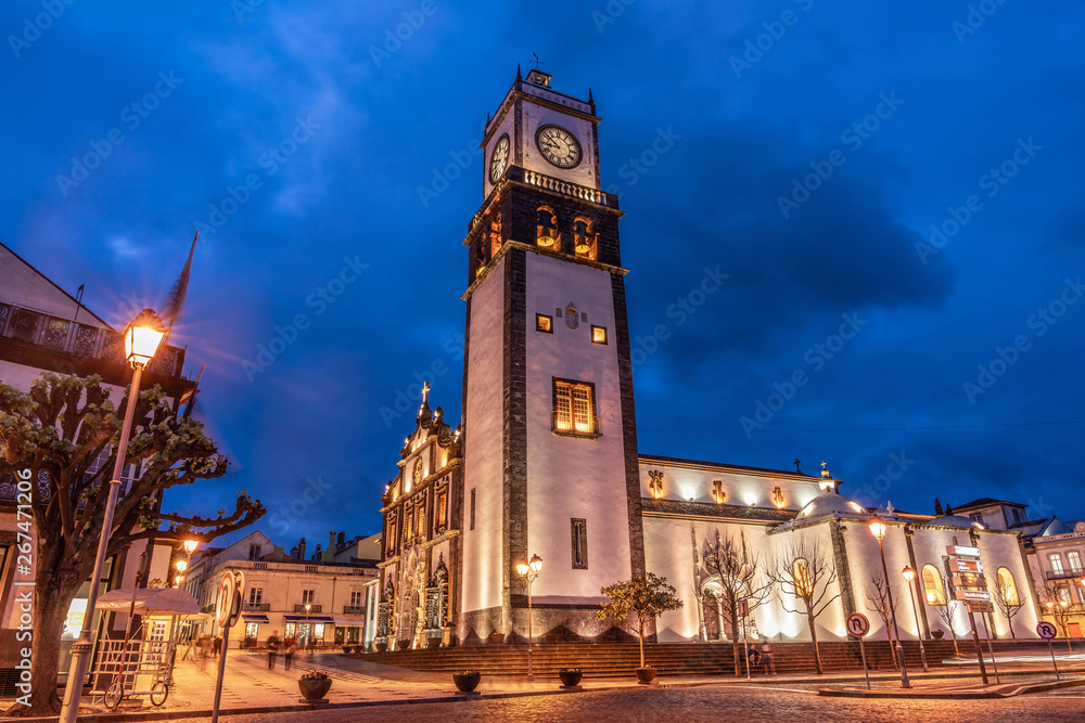 Fototapeta premium azores sao miguel Ponta Delgada city town centre night monument