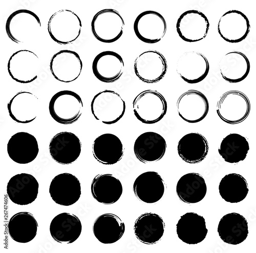 Grunge circles. Grounge round shapes big set. Vector