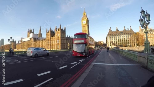 Timelapse Urban Big Ben double decker red bussen in Londen