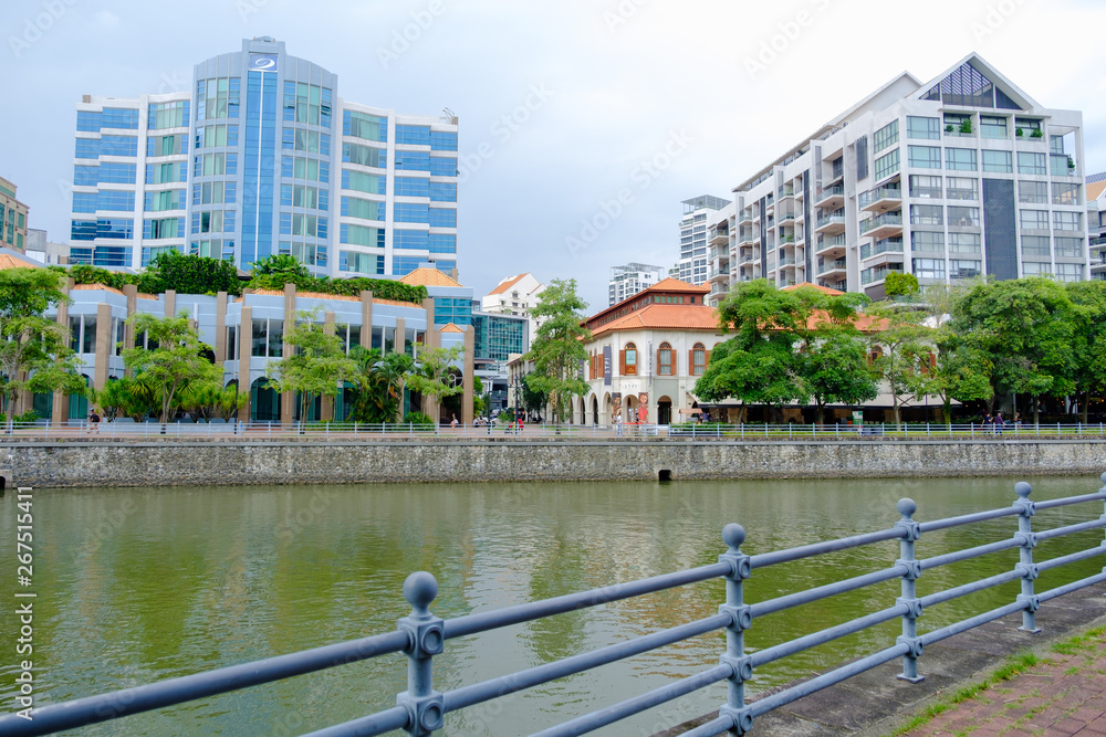 Singapore River Walking Route is suitable for walking, exercising, good weather and beautiful.