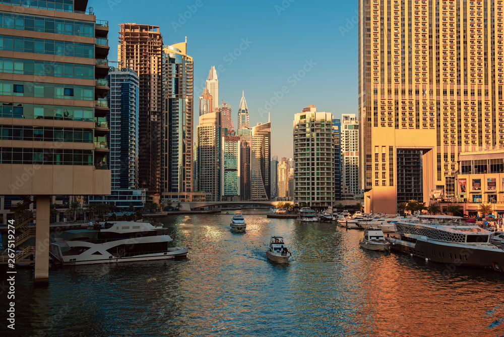 Fototapeta premium Dubai Marina at sunset