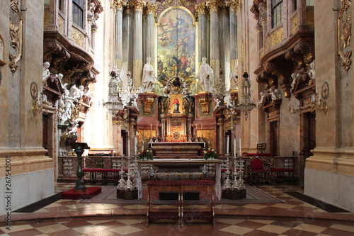 baroque church (peterskirche) in Vienna (Austria) © frdric