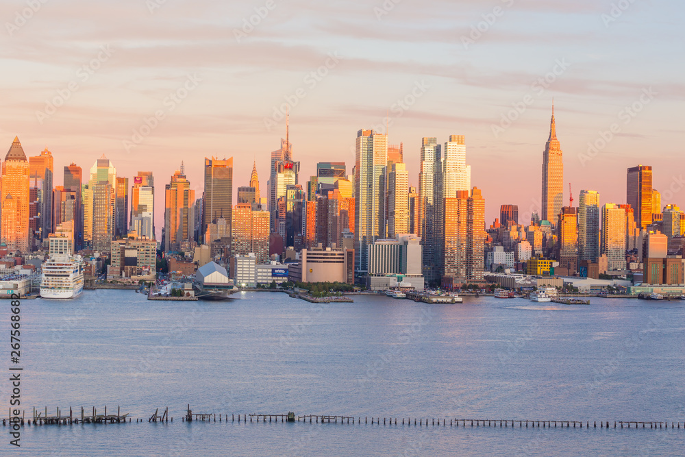 New York City midtown Manhattan sunset skyline panorama view over Hudson River