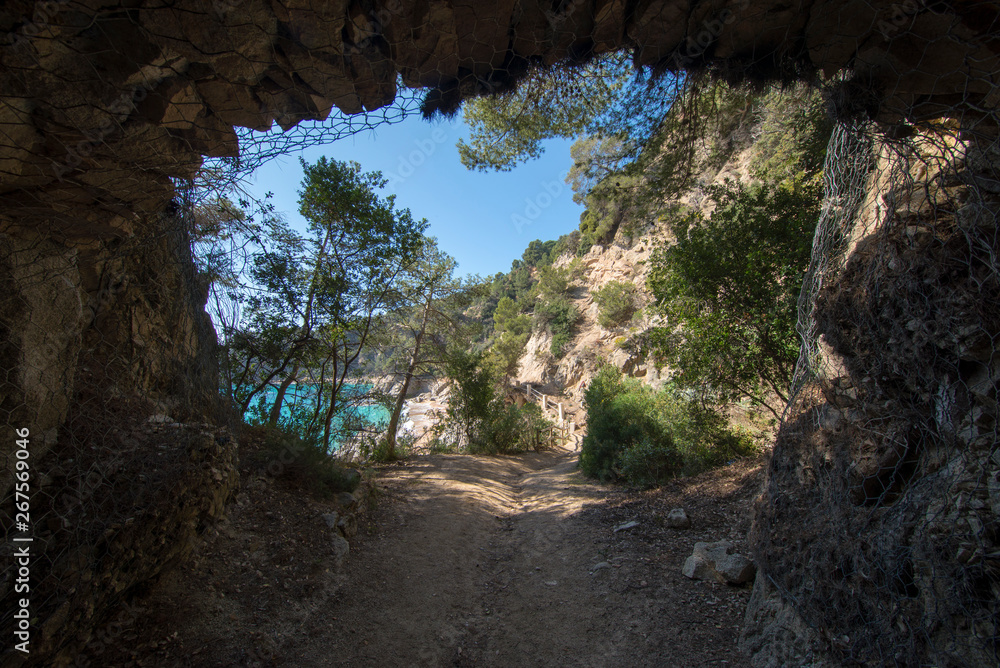 Obraz premium The creek llorell by the way of round, Tossa de mar