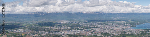 Panorama de Genève et sa banlieue vu du ciel