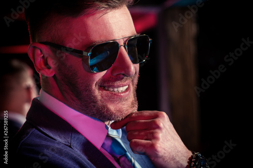 Photos spunky men with sunglasses