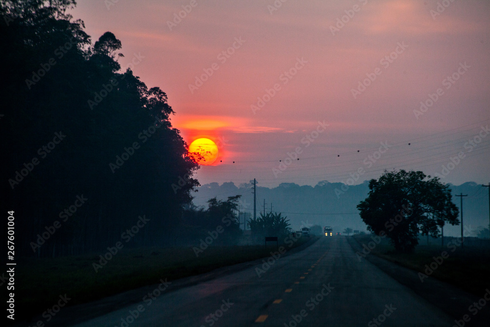 por do sol na estrada em Rondônia por do sol na estrada em Rondônia