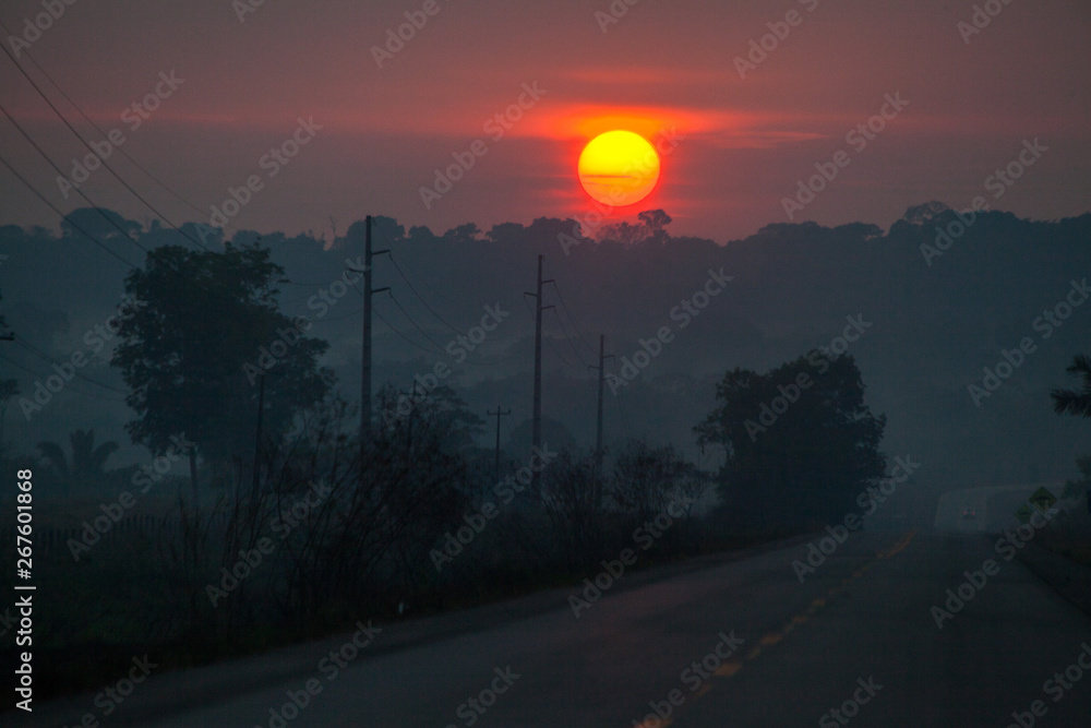 Por do sol na estrada de Rondônia porto velho 