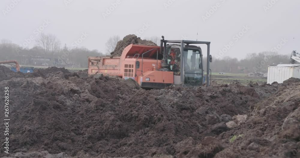 crawler rotating hopper and unloading sand crawler rotating hopper and unloading sand