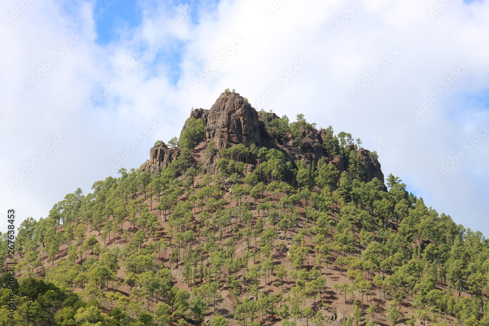 Die schönen und natürlichen Berge und Täler Gran Canarias. Spanien
