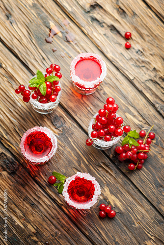 Red currant liquor with sugar and mint