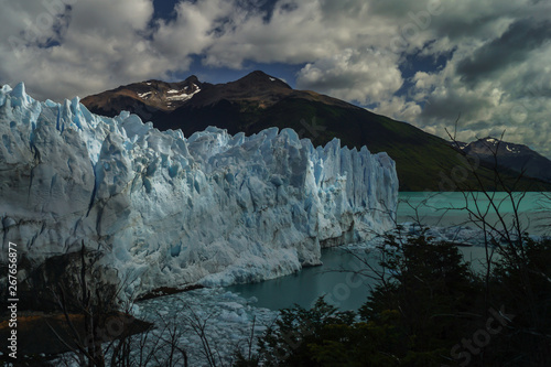 Obraz na płótnie perito moreno glaciar in el calafate w salonie
