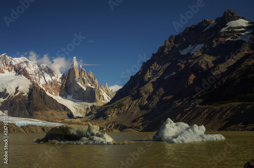 Obraz na płótnie cerro torre in el chalten , patagonia, argentina w salonie
