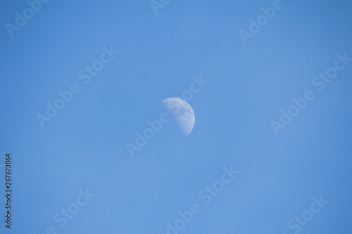 Day Moon_1