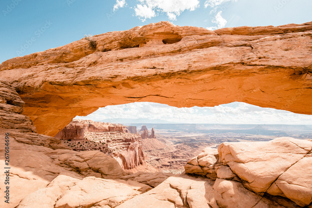 Mesa Arch at sunrise, Canyonlands National Park, Utah, USA