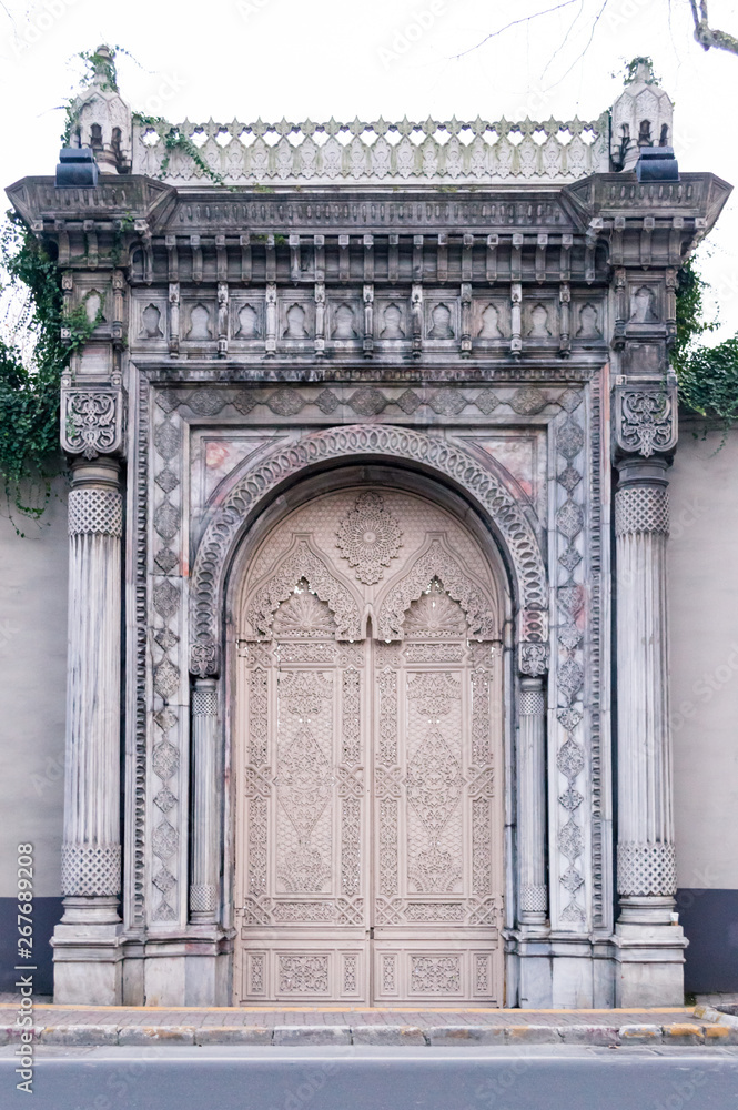 Obraz premium The ancient gate