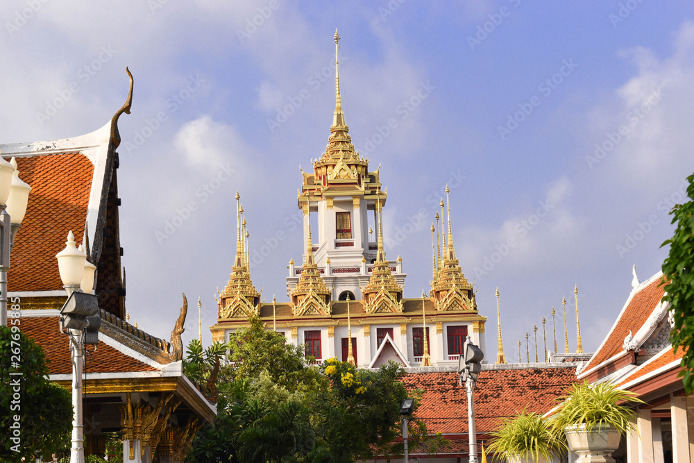 Fototapeta premium Loha Prasat Ratchanatdaram Temple Bangkok 
