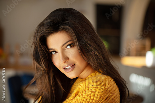 Fotografie, Tablou Young brunette woman with amazing smile.