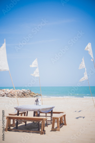 Fototapeta Naklejka Na Ścianę i Meble -  beautiful dining table on the beach