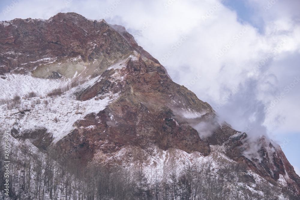 Fototapeta premium 昭和新山（Mt. Showashinzan）