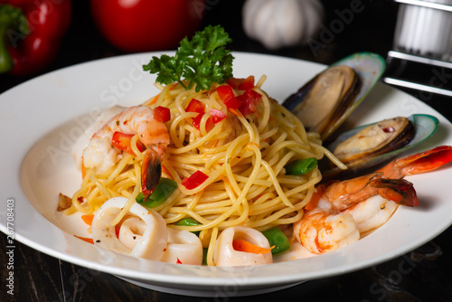 italian seafood saghetti with pasta with clams