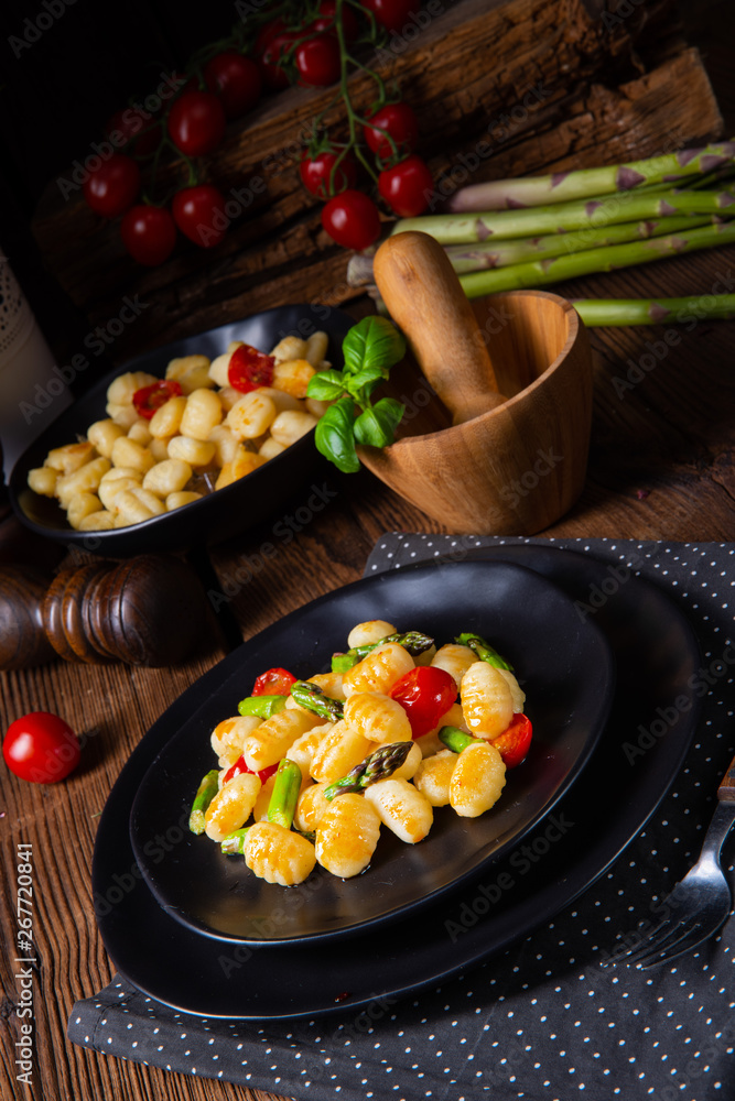 crispy gnocchi with roasted asparagus and tomatoes crispy gnocchi with roasted asparagus and tomatoes
